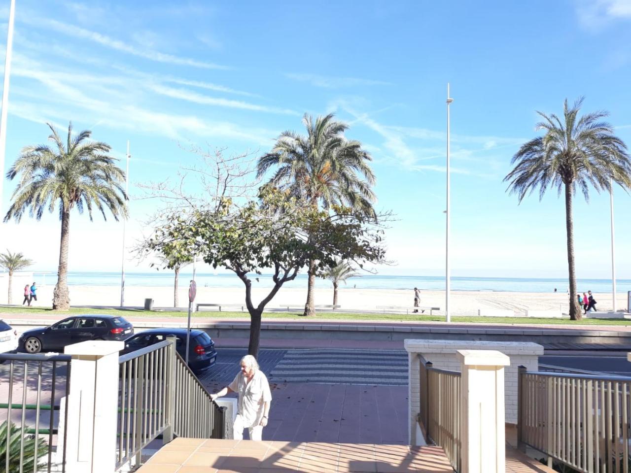 Infante Primera Linea Gandia Playa Solo Familias Playa de Gandia المظهر الخارجي الصورة