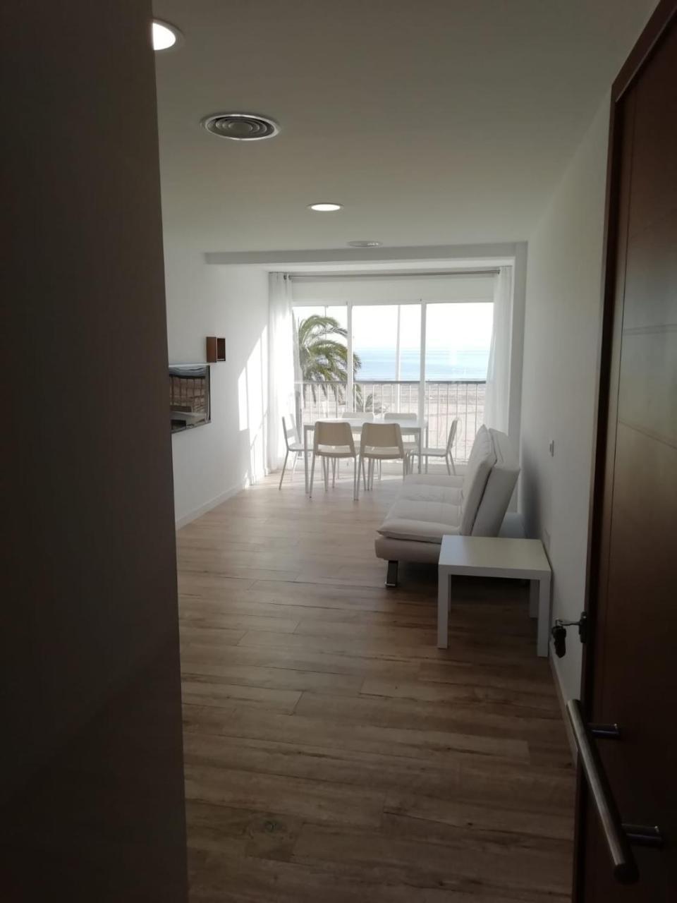 Infante Primera Linea Gandia Playa Solo Familias Playa de Gandia المظهر الخارجي الصورة