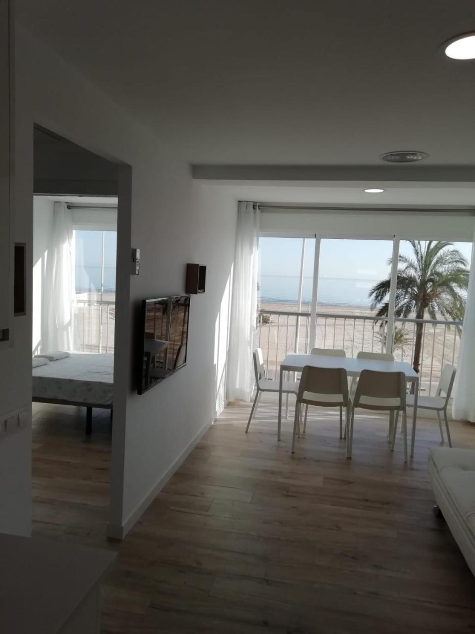 Infante Primera Linea Gandia Playa Solo Familias Playa de Gandia المظهر الخارجي الصورة